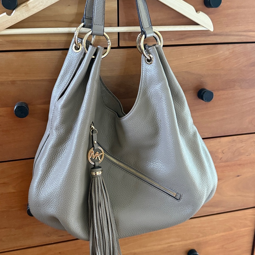 Michael Kors Light Brown Leather Tote Bag with Gold Details - Picture 6 of 11